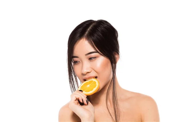 オレンジ色の果物でアジアの女性 — ストック写真
