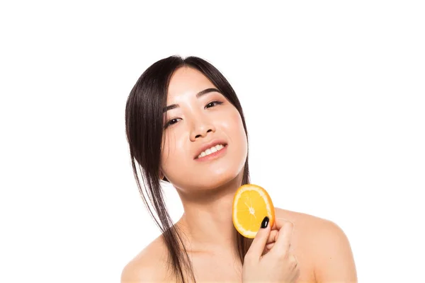 Asiatique femme avec orange fruit — Photo