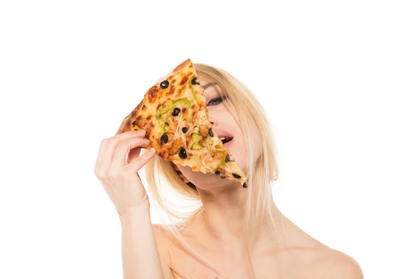 Mujer rubia posando con una rebanada de pizza — Foto de Stock