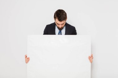 boş paneliyle yakışıklı adam