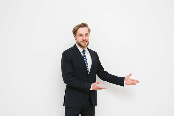 Hombre Seguro Listo Para Celebrar Negocio Contrato Presentando Uno Los — Foto de Stock