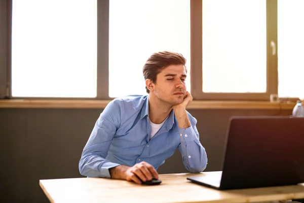 Cooler Hübscher Junger Mann — Stockfoto