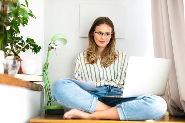 Work Home Studding Online Concept Woman Working Laptop House Next — Stock Photo, Image