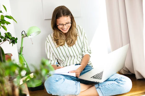 Work Home Studding Online Concept Woman Working Laptop House Next — Stock Photo, Image