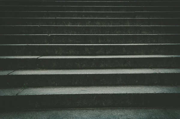 Imagen abstracta de escaleras oscuras en la luz —  Fotos de Stock