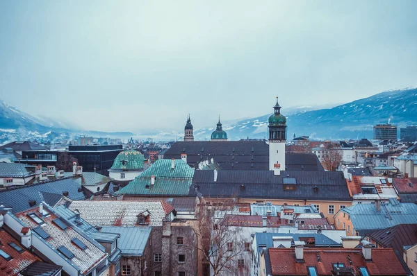 Innsbruck冬季城镇的空中景观 — 图库照片