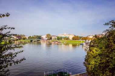 Polonya 'da sakin bir nehirde hava manzarası