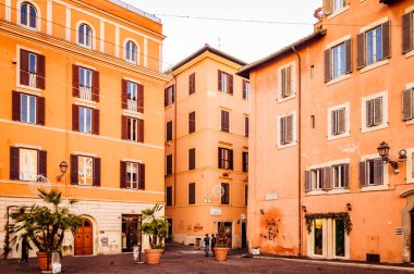 Roma, İtalya - 25 Aralık 2017 - Orta kısımda Eski Meydan 