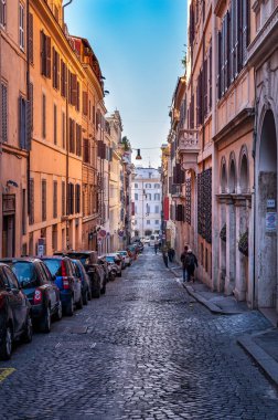 Roma, İtalya - 25 Aralık 2017 - Antik kaldırım sokağı sabah