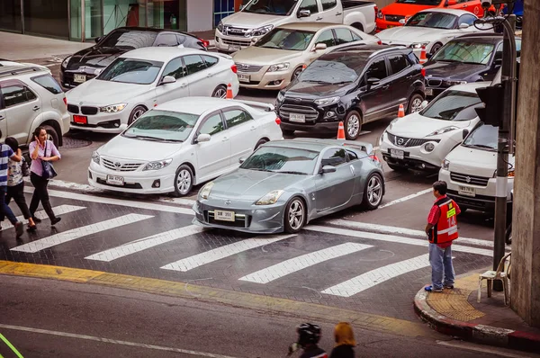 Bangkok Tailandia Julio 2015 Calle Muy Concurrida Distrito Financiero Bangkok — Foto de Stock