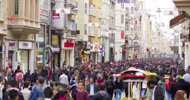 Istanbul, Türkei - 23. Juli 2016: istiklal Straße, Taksim. Zeitraffer. — Stockvideo