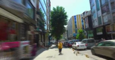 Istanbul, Türkiye - 25 Temmuz 2016: Stabilize Laleli düzgün hyperlapse. Laleli Istanbul 'un alışveriş bölgelerinden biri.