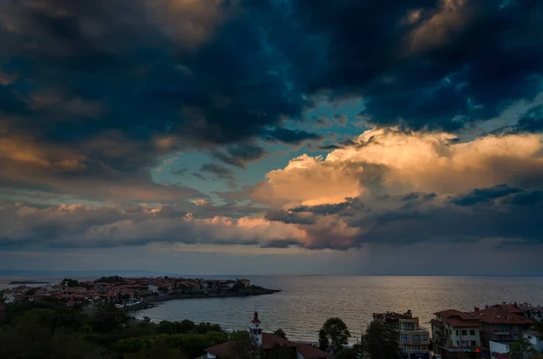 Gün batımında denize bulutlar — Stok fotoğraf