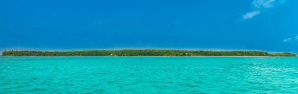 Beautidul tropical beach — Stock Photo, Image