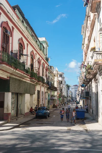 La Гавана центр, молочних Кубинський життя — стокове фото
