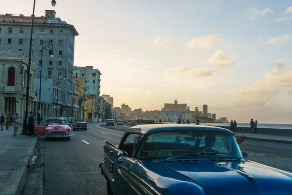 Malecon typical view in sunset with La Havana, Cuba — стоковое фото