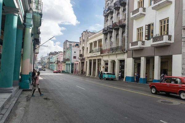 La Habana, Cuba calle vista en La Habana vieja —  Fotos de Stock