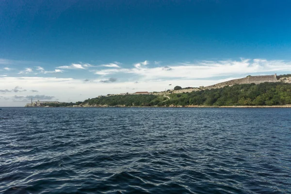 Fortaleza San Carlos วจาก Habana Vieja Havana วบา — ภาพถ่ายสต็อก