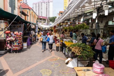 Singapur, Singapur - 14 Ocak 2020: Küçük Hindistan mahallesi, Singapur 'da Hindistan topluluğuna ev sahipliği yapmasıyla ünlüdür, turizm tarafından çok ziyaret edilir. Genel Seyahat görüntüsü 