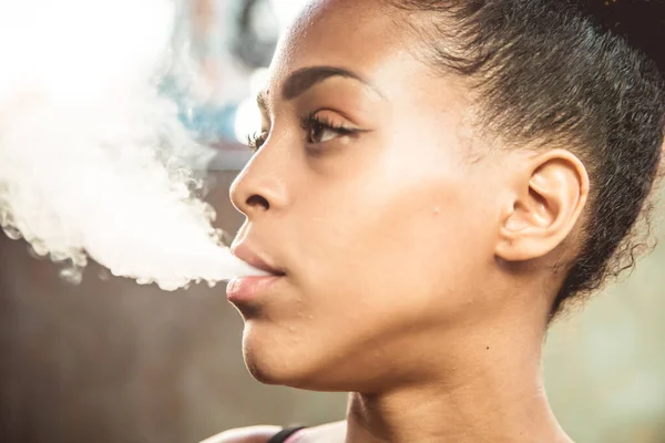 Profile Black Girl Smoking Her Mouth Blowing Smoke — Stock Photo, Image