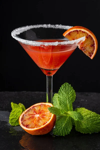 Gros Plan Sur Verre Cocktail Avec Martini Sucre Orange Sanguin — Photo