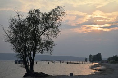 Volga yakınındaki günbatımı