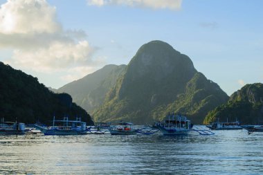 El Nido, Palawan Adası, Filipinler - 05 Mart 2018: tekneler El Nido, Palawan Adası, Filipinler