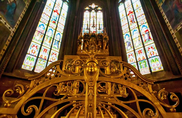 Interieur van de Sint-Vituskathedraal in Praag — Stockfoto