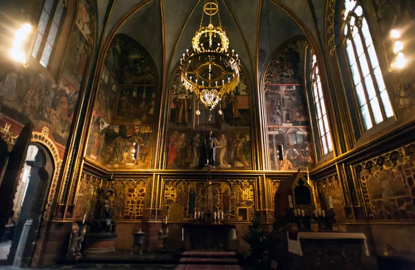 Intérieur de la cathédrale Saint-Vitus à Prague — Photo