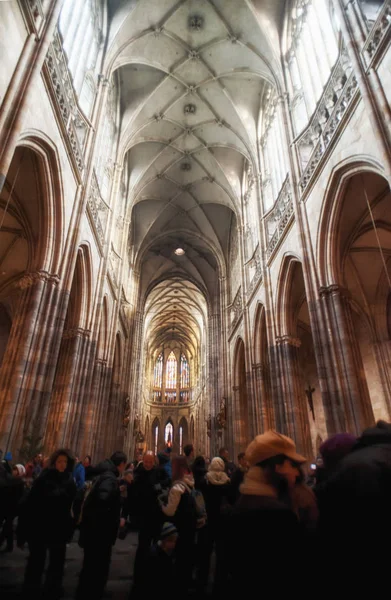 Innenraum der Kathedrale St. Vitus in Prag — Stockfoto