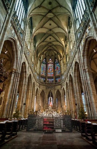 Interior of St. Vitus Cathedral in Prague — Stock Photo, Image