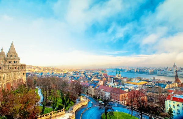 Panoramę Budapesztu od cytadeli z mostów i Pa — Zdjęcie stockowe