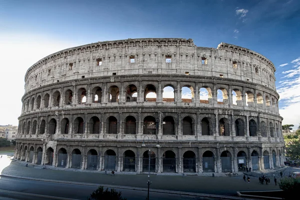 Colosseum in rome, italie — Photo