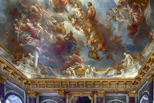 VERSAILLES PARIS, FRANCE - December 30 : Ceiling painting in Her — Stock Photo, Image