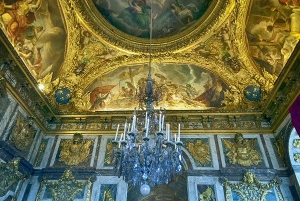 Versailles paris, Frankreich - 30. Dezember: Deckengemälde in ihrem — Stockfoto