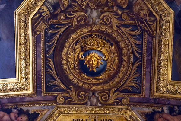 Versailles, Parijs - 30 December: Plafondschildering in haar — Stockfoto