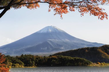 Sonbaharda Fuji Dağı. 