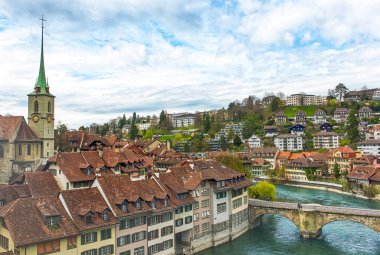 Panoramik görünümü muhteşem eski şehir Bern, S başkenti '
