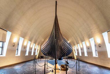 Oslo Norveç - 19 Ekim 2019 Viking Mus 'larında Viking drakkar