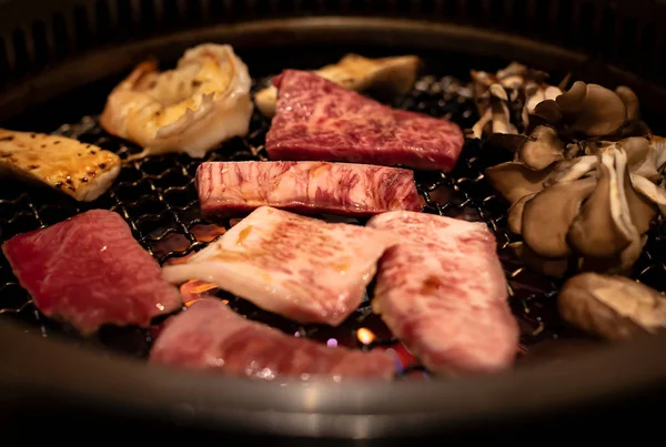 Le barbecue japonais s'appelle Yakinik — Photo