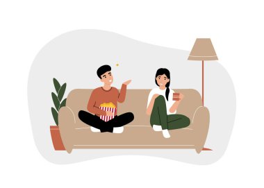 Bir çift erkek ve bir kadın kanepede oturup film izleyip birlikte patlamış mısır yiyor. Evde kalıp koronavirüsü karantinaya alın. Düz vektör modern çizgi film çizim tasarımı kavramı.