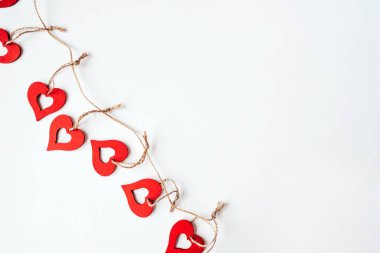 Sevgililer günü süslemeleri kalp şeklinde süslemelerle.