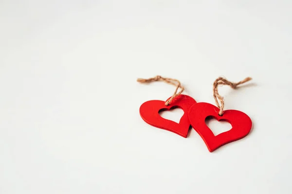 Sevgililer günü süslemeleri kalp şeklinde süslemelerle. — Stok fotoğraf