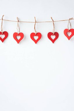 Sevgililer günü süslemeleri kalp şeklinde süslemelerle.