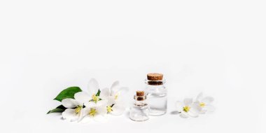 Spa doğal kozmetik konsepti. Beyaz arka plan