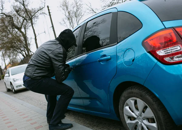 Car Thief Stealing Car Car Doorglove Robber Breaks Law Hacks — Stock Photo, Image