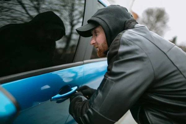 Car Thief Stealing Car Car Doorglove Robber Breaks Law Hacks — Stock Photo, Image