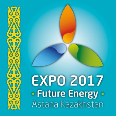 Astana, Kazakistan / Haziran 2017 - Expo 2017 logo ve Kazakistan bayrağı ve sembolü