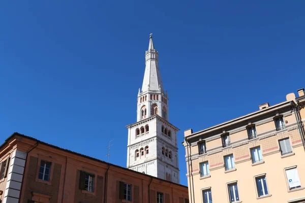 Ghirlandina zvonice, Modena, Itálie — Stock fotografie