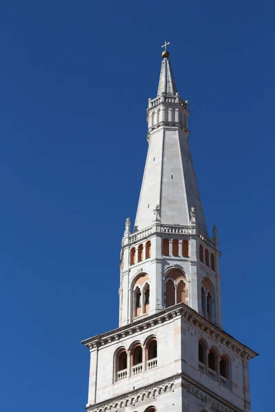 ギルランディーナ鐘楼、モデナ、イタリア — ストック写真